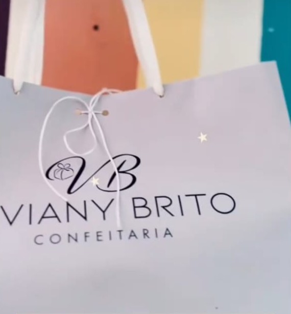 Detalhes de uma celebração com produtos da Viviany Brito Confeitaria